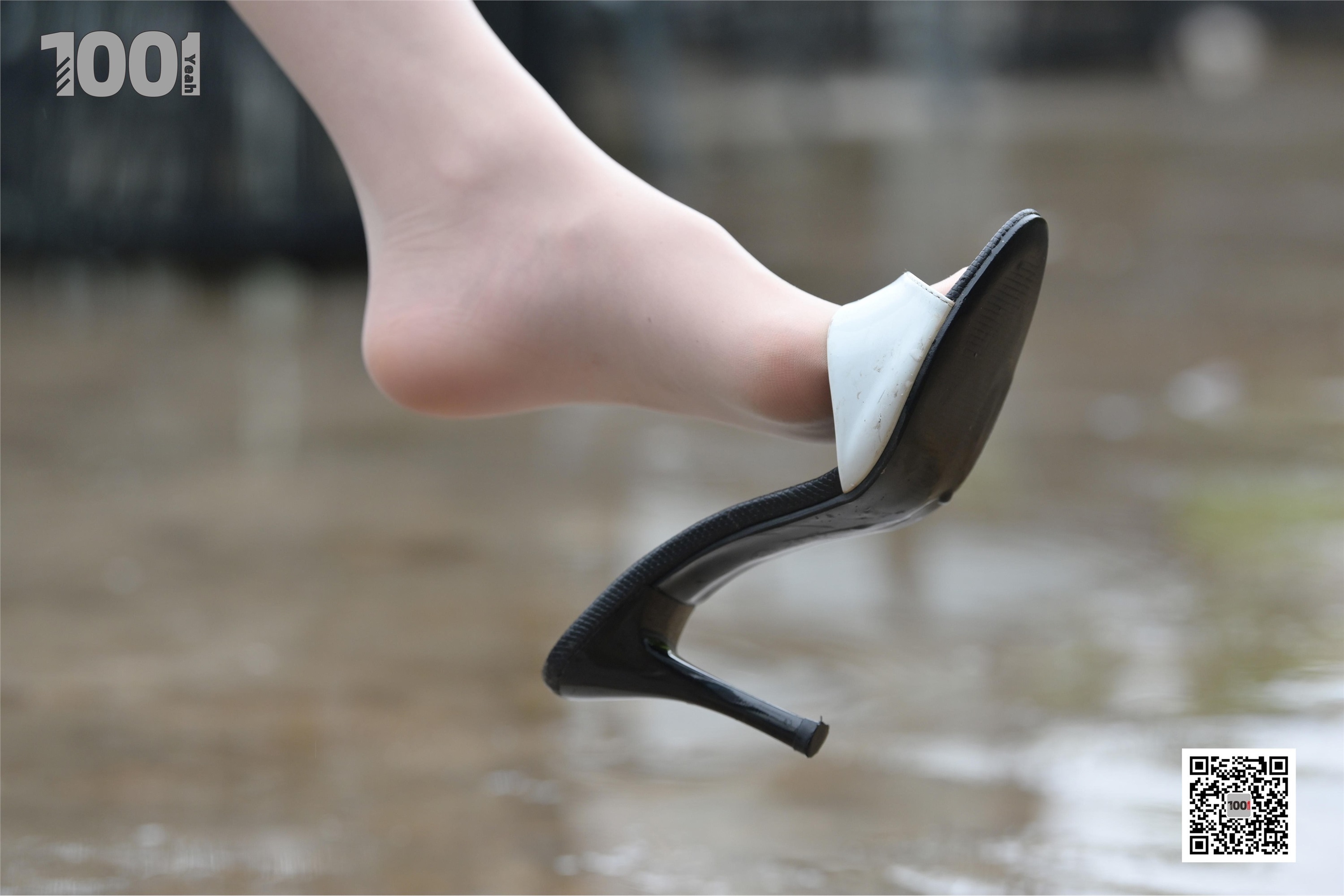 IESS异思趣向  一千零一夜《雨中漫步2》